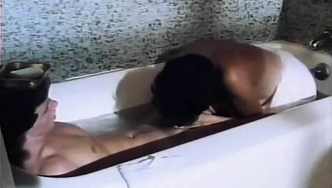 Madre Vintage Y Hijastro Se Entregan A Una Acción Caliente
