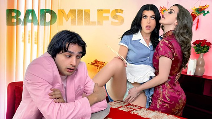 Trío Por Primera Vez Para Una Adolescente Incómoda Y Una Milf Mala