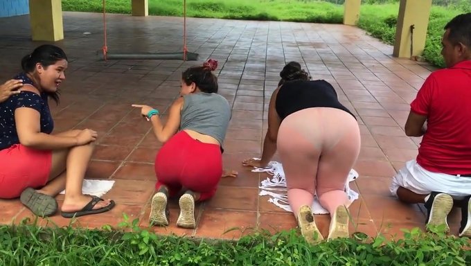Yoga Y Pantimedias: Una Combinación Armoniosa
