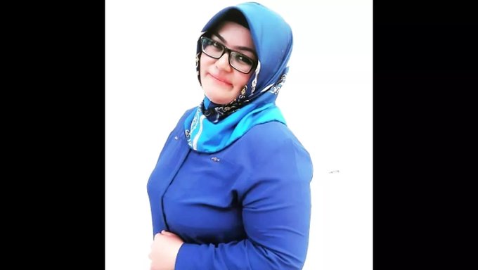 Las Curvilíneas Mujeres Turcas Y Hermosas, Turbanli Turk, Muestran Sus Grandes Tetas Naturales Y Su Culo Gordo En Un Video Casero