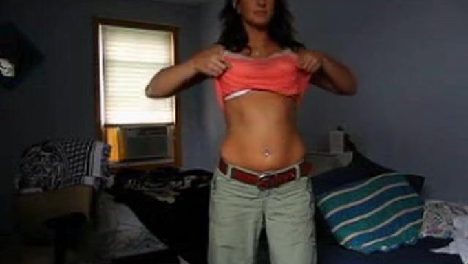 Mira A Una Chica Sexy Masturbarse En La Webcam