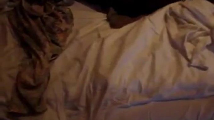 ¡la Curiosa Esposa Asiática Se Enfrenta A Una Gran Polla Negra Por Primera Vez!