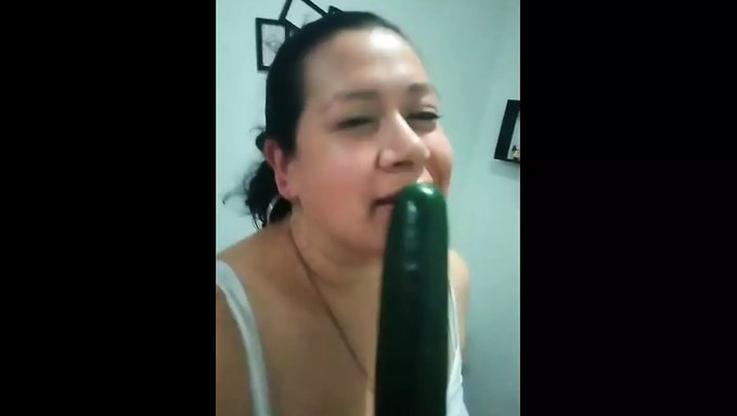 Descubro Un Pepino Grande