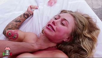 Una Follada Salvaje En Vaquera Mantiene La Cámara Pegada A Las Tetas Y Acabada En La Cara.