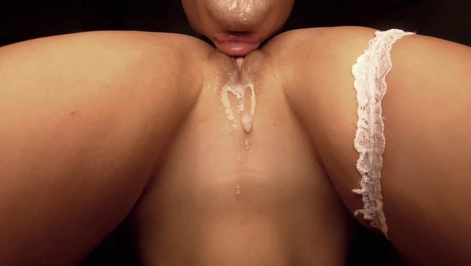 La Curvilínea Criada Disfruta Del Cunnilingus Y El Placer Orgásmico