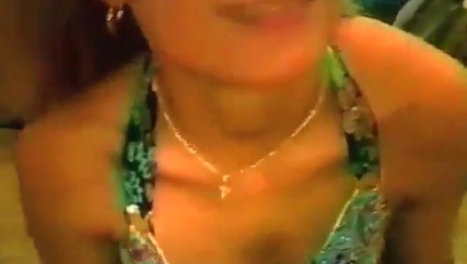 Sexo Interracial: Chica Blanca Chupa Una Gran Polla Negra