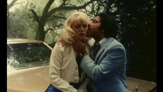 La Belleza Americana Danielle Martin En Una Escena De Sexo En El Coche