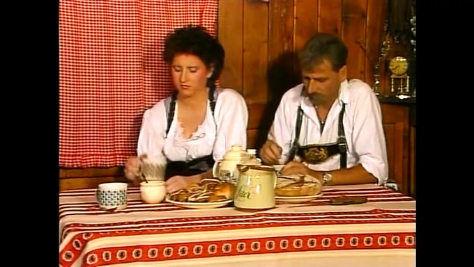 Porno Alemán Peludo: Corrida Clásica De Heidi