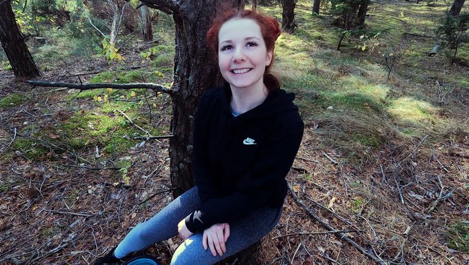 Mamada Inesperada En El Bosque Con Una Hermosa Chica